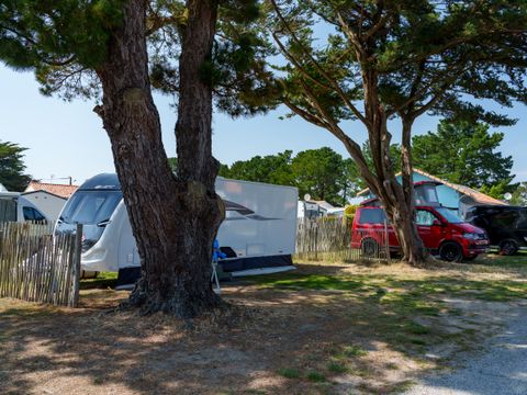 Emplacement - Forfait Camping Key : 1 voiture + 1 tente ou 1 caravane ou 1 camping-car + Electricité