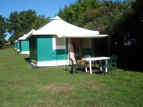 BUNGALOW TOILÉ 4 personnes - BT2 - sans sanitaires