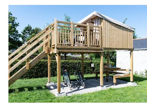 Tente en toile et en bois 2 personnes - Campétoile (sans sanitaires)