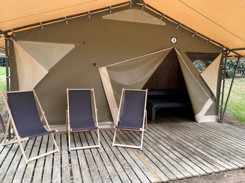 TENTE 6 personnes - Tente toilée - 20m² - 3 chambres - avec électricité + terrasse couverte -