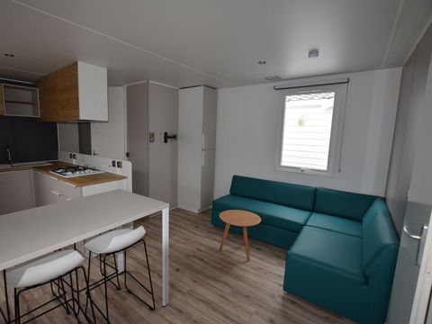 MOBILHOME 6 personnes - - 40m² - 3 chambres - terrasse couverte -