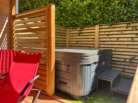 Mobilhome 4 personnes - PREMIUM "SPA" clim - 2 chambres