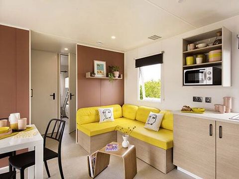 MOBILHOME 8 personnes - Comfort | 4 Ch. | 8 Pers. | Terrasse surélevée | 2 SDB | Clim.