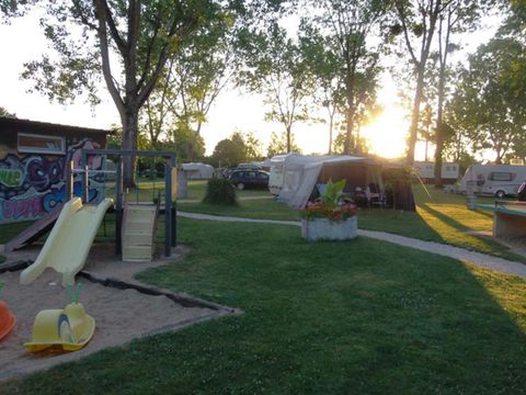 Camping Couleurs du Monde - Camping Loir-et-Cher - Image N°9