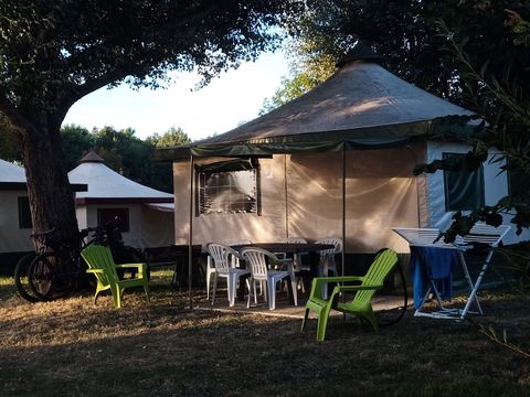 BUNGALOW TOILÉ 5 personnes - SIRIUS - sans sanitaires 20 m²