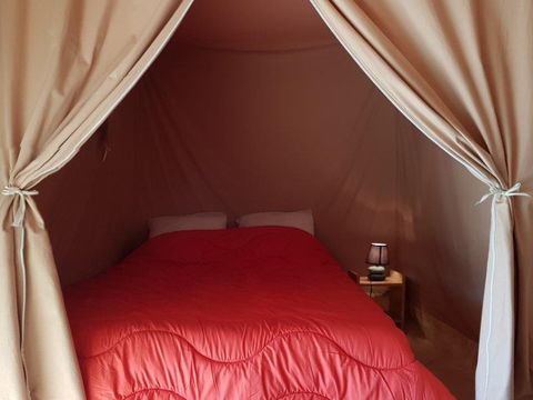 TENTE TOILE ET BOIS 4 personnes - TENTE CANADA - sans sanitaires 20 m²