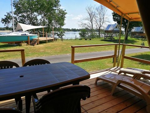TENTE TOILE ET BOIS 4 personnes - TENTE CANADA - sans sanitaires 20 m²