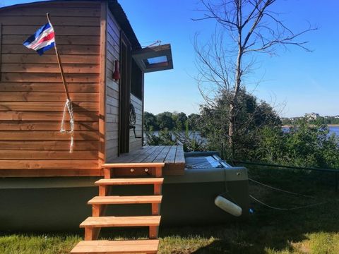 HÉBERGEMENT INSOLITE 4 personnes - BATHÔ CATAMARAN CABANÉ 11 m²