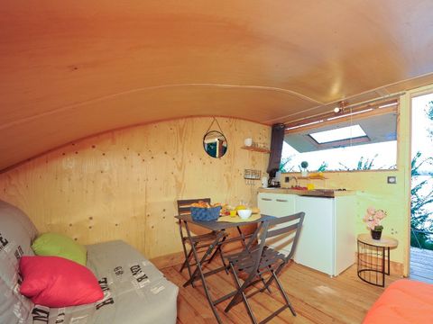 HÉBERGEMENT INSOLITE 4 personnes - BATHÔ CATAMARAN CABANÉ 11 m²
