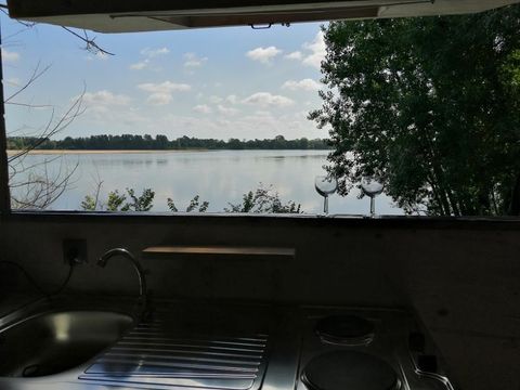 HÉBERGEMENT INSOLITE 4 personnes - BATHÔ CATAMARAN CABANÉ 11 m²