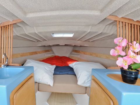 HÉBERGEMENT INSOLITE 4 personnes - BATHÔ VOILIER 10 m²