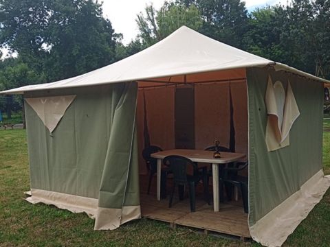 TENTE 4 personnes - ÉTAPE 15 m²