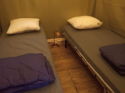 TENTE 4 personnes - ÉTAPE 15 m²