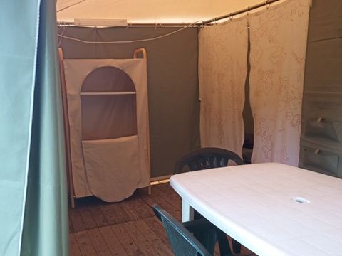 TENTE 4 personnes - ÉTAPE 15 m²