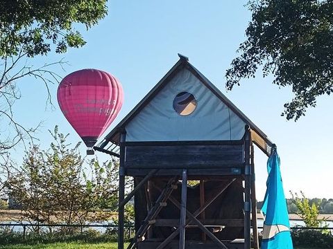 TENTE TOILE ET BOIS 2 personnes - Bivouac Sur pilotis prête à dormir 1 chambre sans sanitaires
