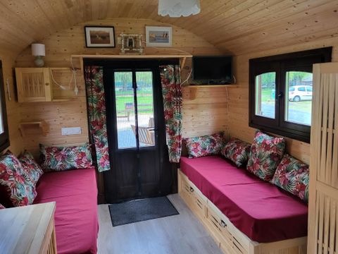 Hébergement 4 personnes - Roulotte - 4 personnes