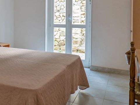 BUNGALOW 4 personnes - Perla - 2 pièces - Zone Colline