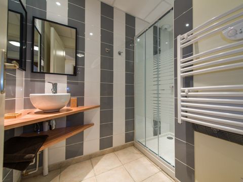 Gîte 10 personnes - Premium - 4 chambres - 150 m² - TV - Lave-vaisselle - 2 salles de bain