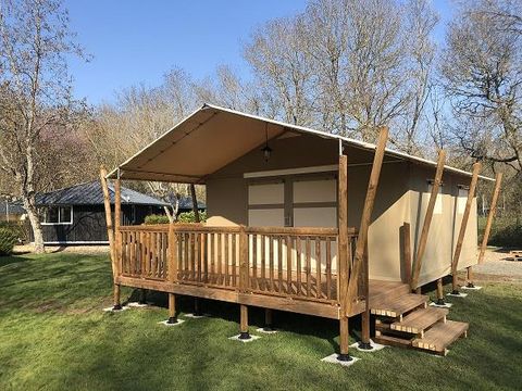 Tente en toile et en bois 5 personnes - Wood Lodge Confort 25 m2 (2 chambres ) + terrasse couverte