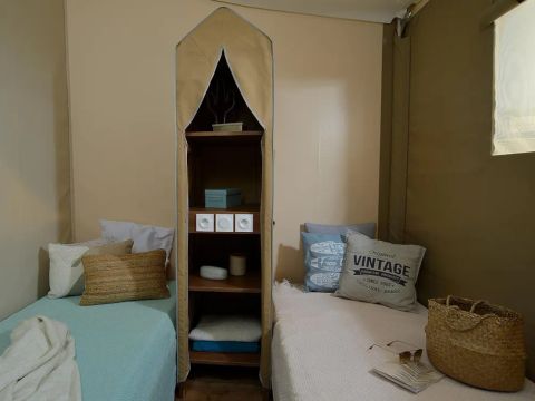 Tente en toile et en bois 5 personnes - Wood Lodge Confort 25 m2 (2 chambres ) + terrasse couverte