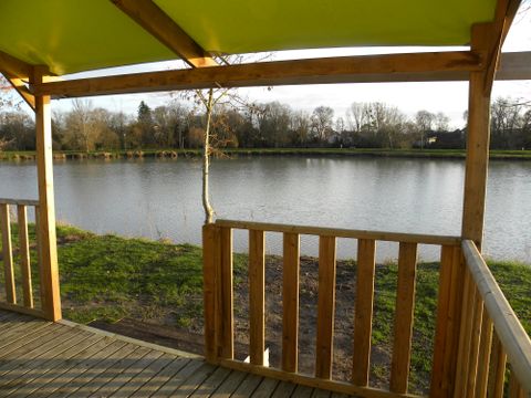 MOBILHOME 6 personnes - SAULDRE 33m² - 3 chambres / Climatisé avec terrasse FACE au plan d'eau