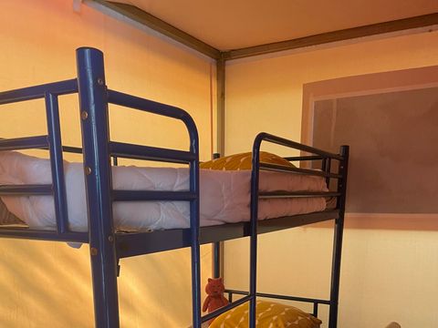 BUNGALOW TOILÉ 5 personnes - Meublé ECO (sans sanitaires)