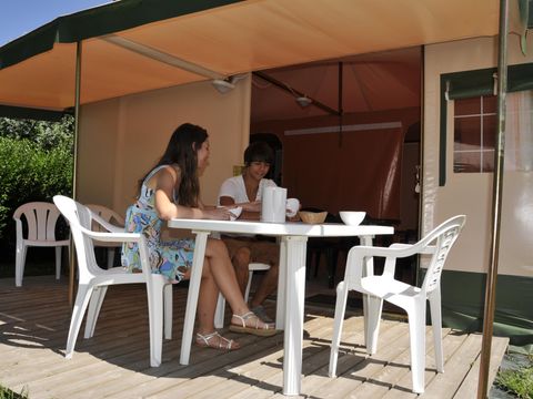 BUNGALOW TOILÉ 5 personnes - Meublé ECO (sans sanitaires)