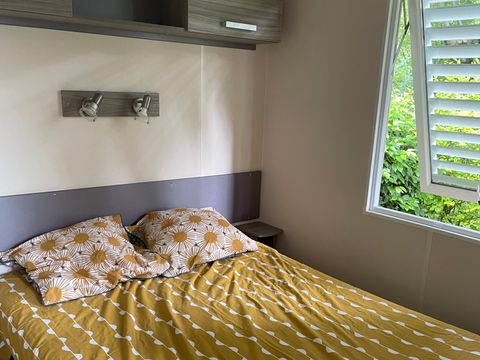 MOBILHOME 4 personnes - Premium 2 chambres 27-32m² + Terrasse semi-couverte + TV + LV (Dimanche)