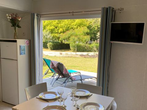 MOBILHOME 6 personnes - Homeflower Premium 3 chambres 30.5m² + Terrasse semi-couverte + TV + LV