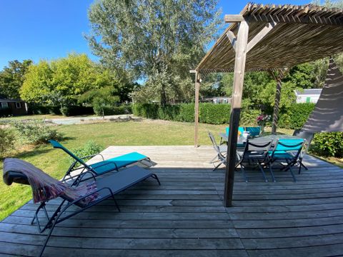 MOBILHOME 6 personnes - Homeflower Premium 3 chambres 30.5m² + Terrasse semi-couverte + TV + LV