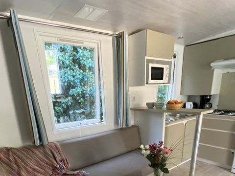 MOBILHOME 6 personnes - Homeflower Premium 3 chambres 30.5m² + Terrasse semi-couverte + TV + LV