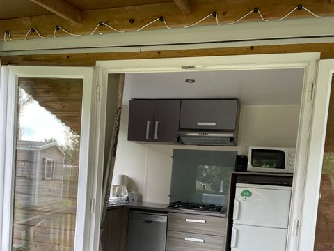 MOBILHOME 4 personnes - Premium 2 chambres 27-32m² + Terrasse semi-couverte + TV + LV (samedi)