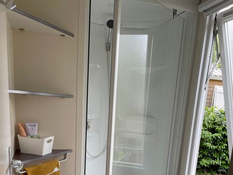 MOBILHOME 4 personnes - Premium 2 chambres 27-32m² + Terrasse semi-couverte + TV + LV (samedi)