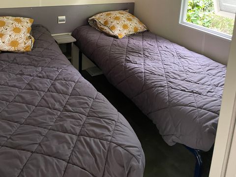 MOBILHOME 4 personnes - Premium 2 chambres 27-32m² + Terrasse semi-couverte + TV + LV (samedi)