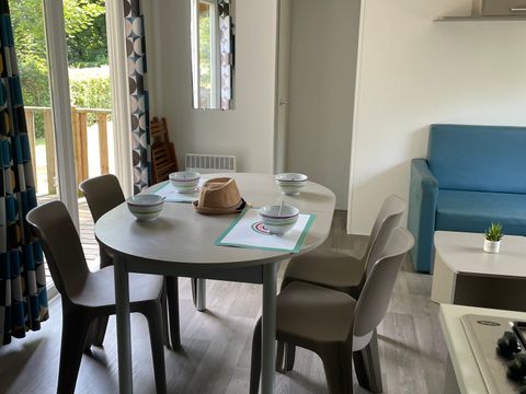 MOBILHOME 8 personnes - Premium 4 chambres 40m² + Terrasse semi-couverte + TV + LV