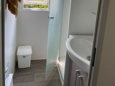 MOBILHOME 8 personnes - Premium 4 chambres 40m² + Terrasse semi-couverte + TV + LV