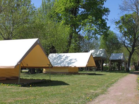 TENTE TOILE ET BOIS 2 personnes - Tente Treck Standard 1 chambre (sans sanitaires ni cuisine / sans véhicule)