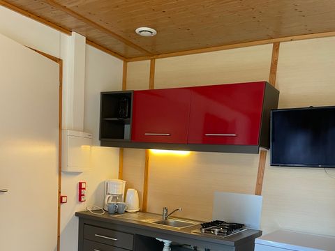 CHALET 4 personnes - Chalet Confort PMR 2 chambres 35m² + Terrasse intégrée + TV
