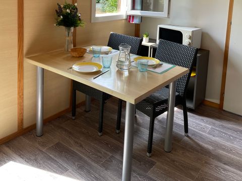 CHALET 4 personnes - Chalet Confort PMR 2 chambres 35m² + Terrasse intégrée + TV