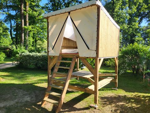 Tente en toile et en bois 2 personnes - Cabane Etoilée - 4,5 m² - Sans sanitaires - Electricité non incluse