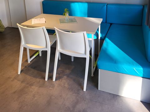 MOBILHOME 4 personnes - VIP - 29 m² - 2 chambres - Terrasse double + SPA (2 adultes maximum ou famille)