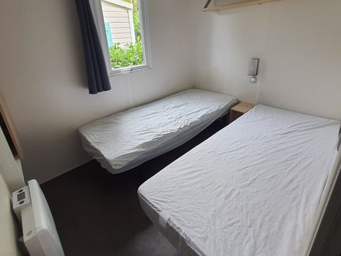 MOBILHOME 4 personnes - VIP - 29 m² - 2 chambres - Terrasse double + SPA (2 adultes maximum ou famille)