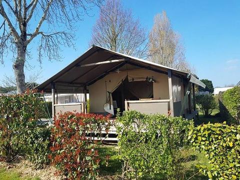TENTE TOILE ET BOIS 5 personnes - 2 chambres sans sanitaires