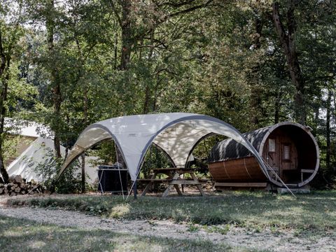 HÉBERGEMENT INSOLITE 4 personnes - GLAMPING BARREL sans sanitaires
