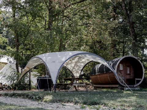 HÉBERGEMENT INSOLITE 4 personnes - GLAMPING BARREL sans sanitaires