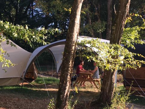 HÉBERGEMENT INSOLITE 4 personnes - GLAMPING BARREL sans sanitaires
