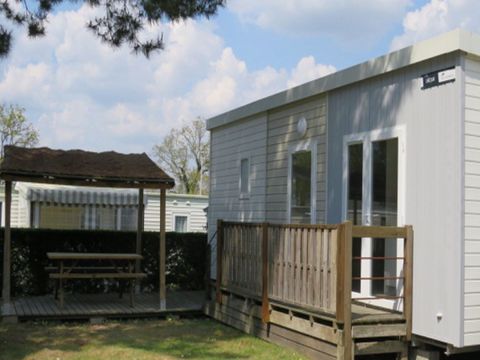 Mobilhome 4 personnes - 2 chambres avec terrasse