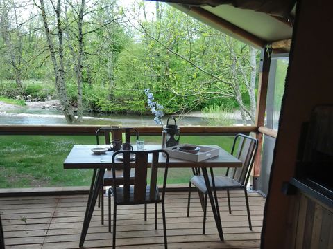 LODGE 5 personnes - Lodge avec sanitaires et évier - 34m² -