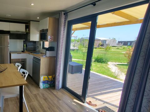 MOBILHOME 4 personnes - Mobil-Home Privilège 2 ch., 2 sdb, 34m² + terrasse 15 m² + climatisation