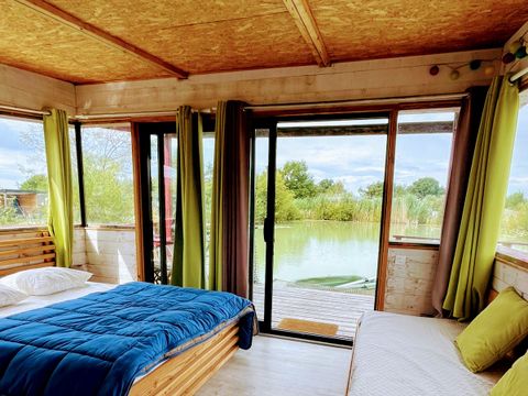 HÉBERGEMENT INSOLITE 3 personnes - Lodge Flottante